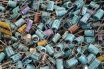 廢電容有什么作用，用用垃圾炭化爐試試就知道了！