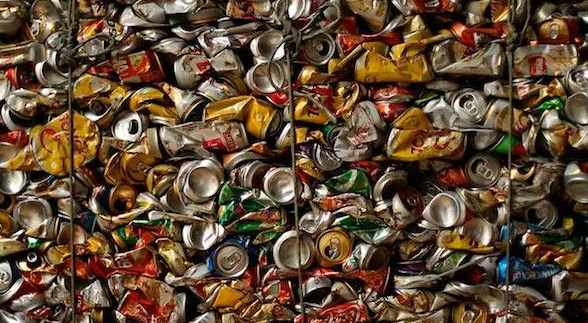 廢棄的易拉罐還可以進(jìn)行脫漆再生處理，獲得多種金屬元素