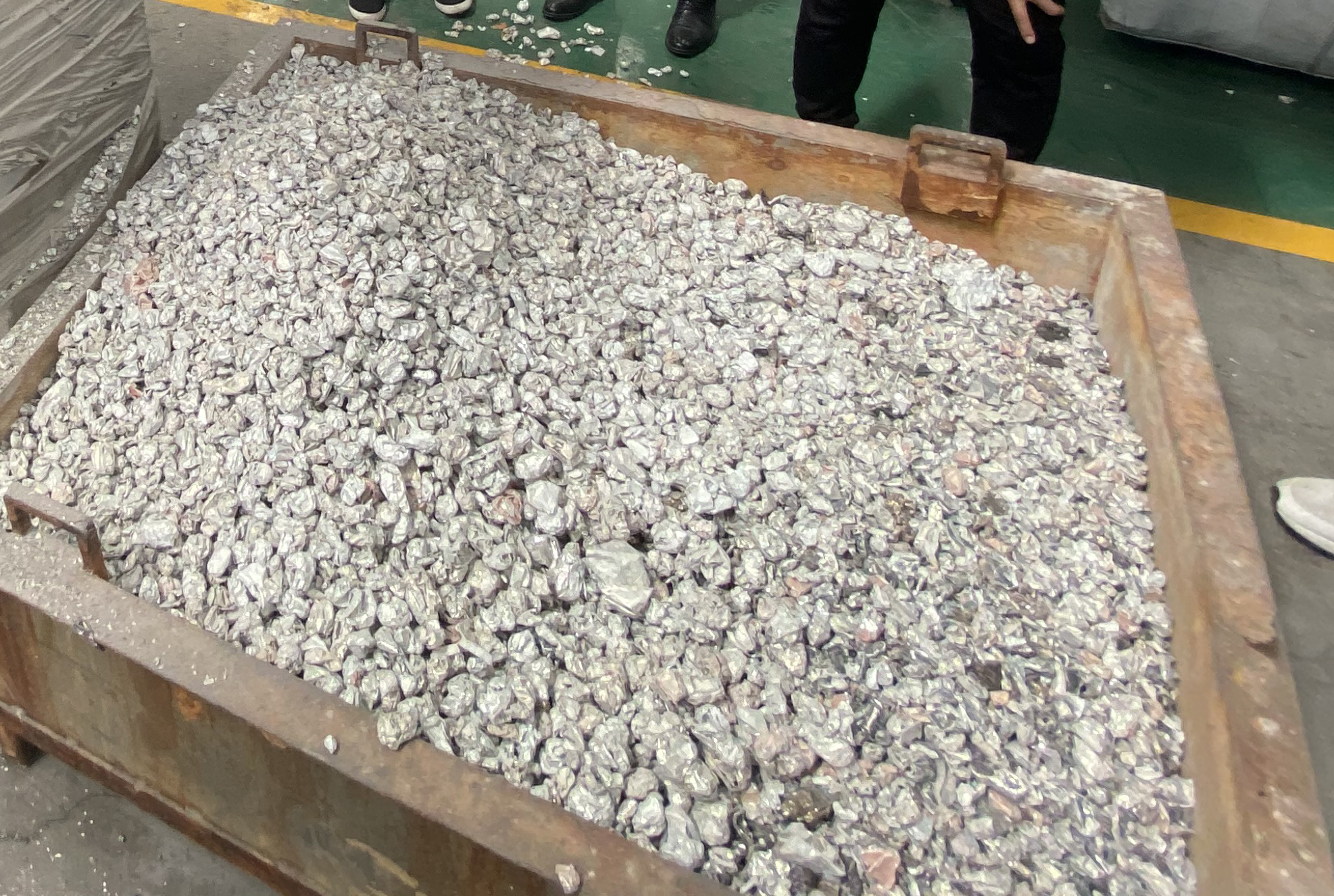 <strong>連續(xù)式碳化脫漆爐：讓易拉罐脫漆更簡(jiǎn)單</strong>