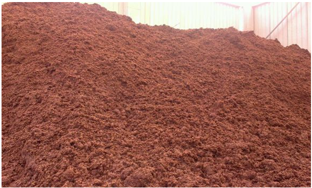 <strong>連續(xù)式碳化爐處理酒糟的多功能應用與環(huán)保價值</strong>